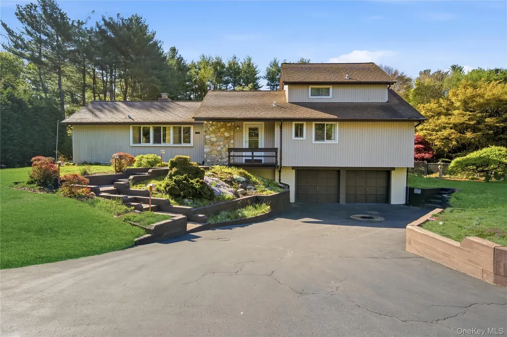 334 Edgewood Avenue Smithtown NY 11787