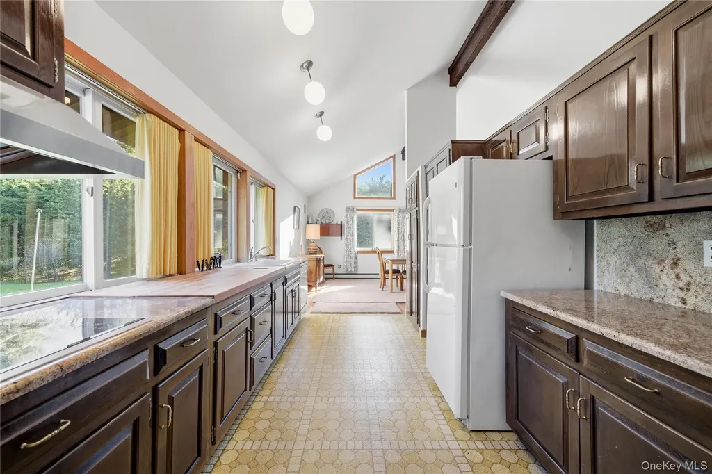 334 Edgewood Avenue Smithtown NY 11787