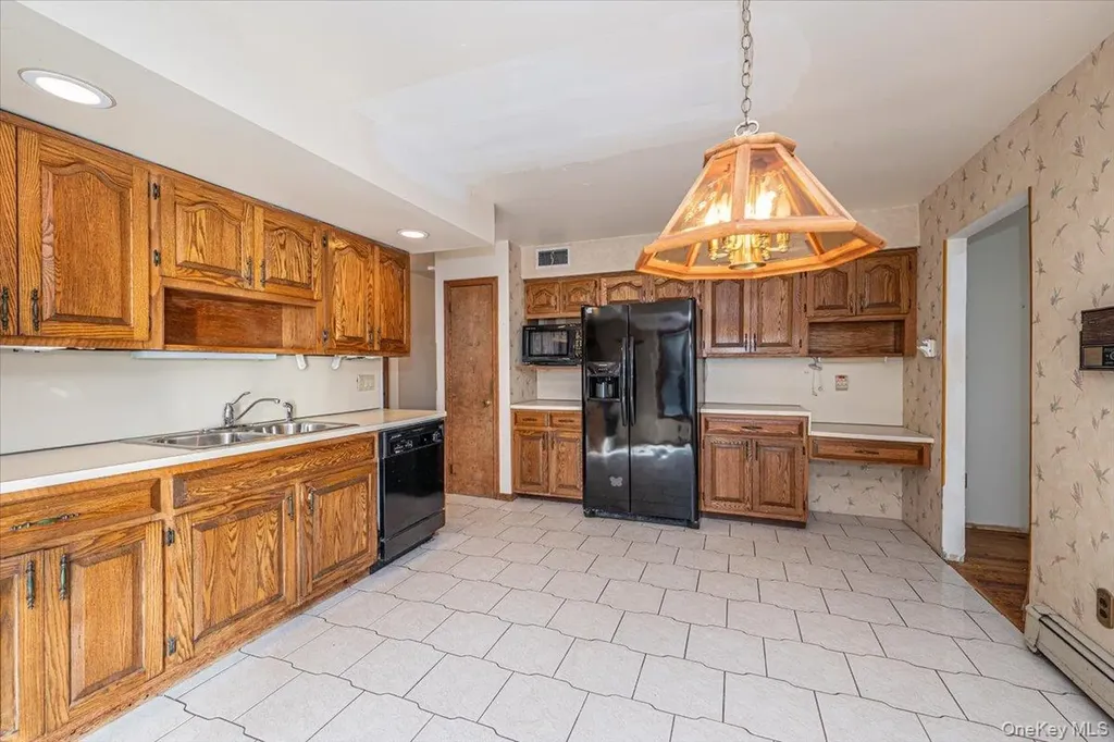 22 Oak Lane Blue Point NY 11715
