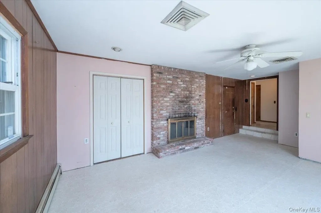 22 Oak Lane Blue Point NY 11715