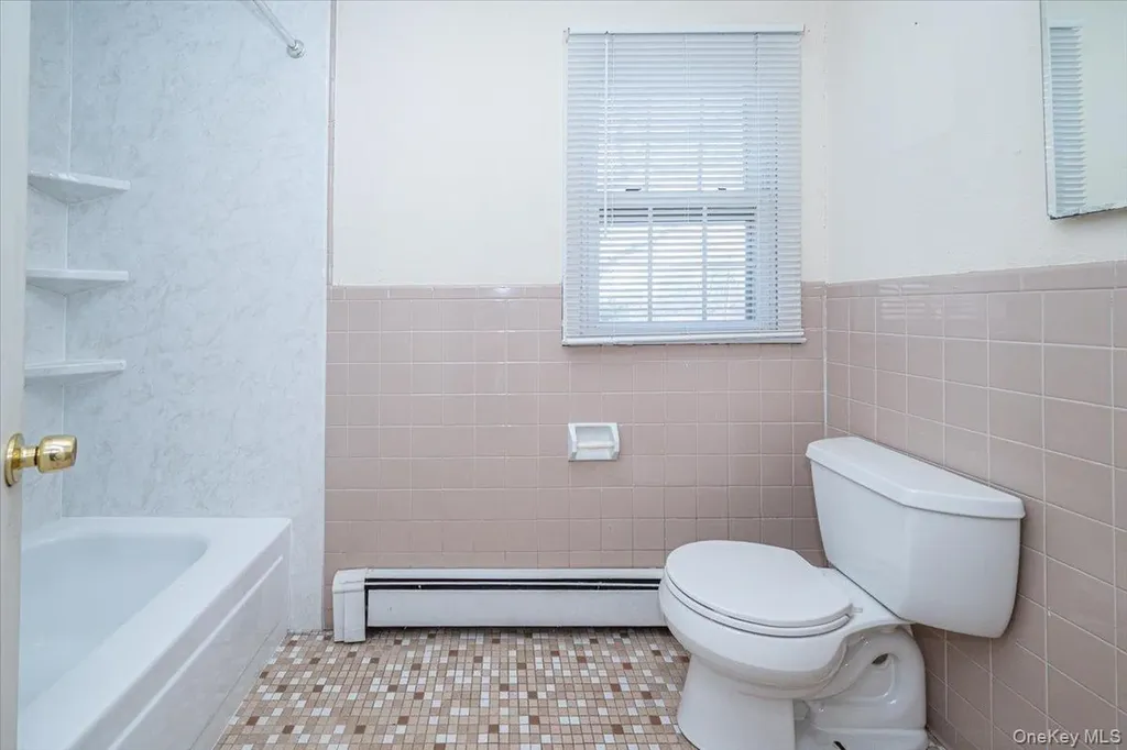 22 Oak Lane Blue Point NY 11715