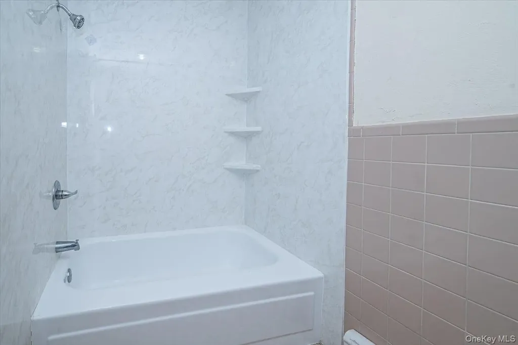 22 Oak Lane Blue Point NY 11715
