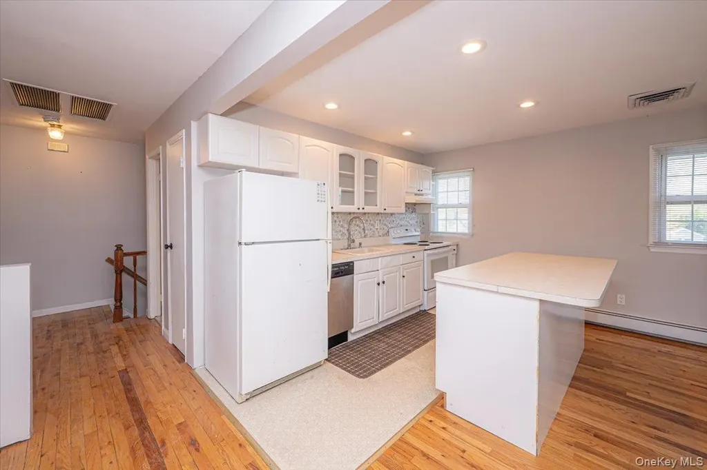 22 Oak Lane Blue Point NY 11715
