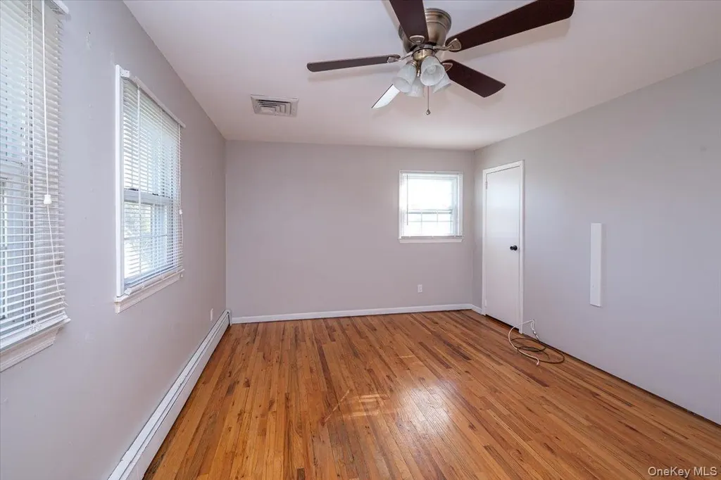 22 Oak Lane Blue Point NY 11715
