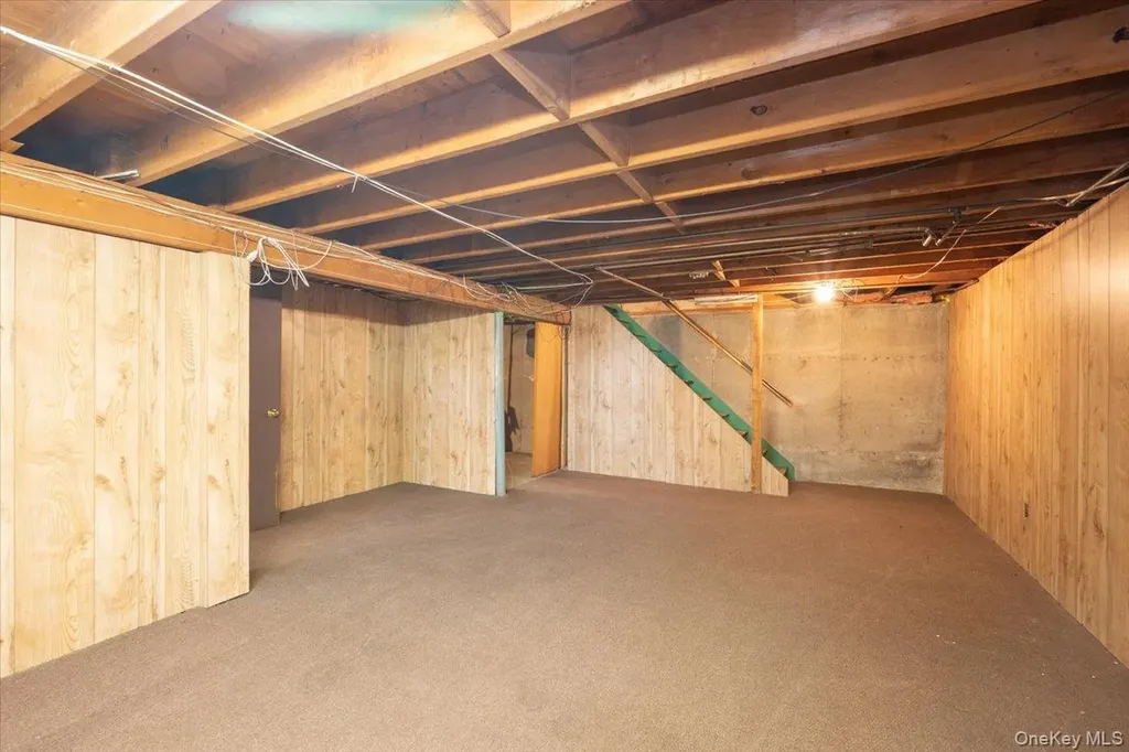 22 Oak Lane Blue Point NY 11715