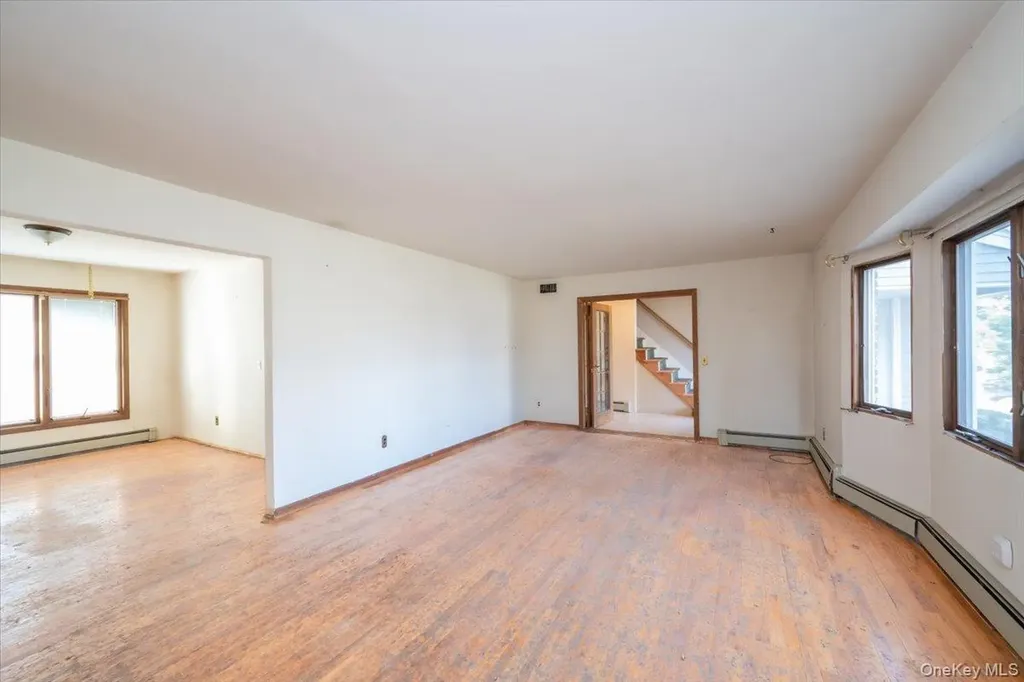 22 Oak Lane Blue Point NY 11715
