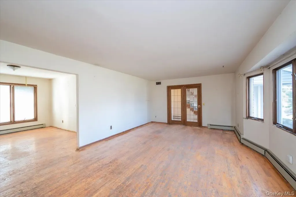 22 Oak Lane Blue Point NY 11715