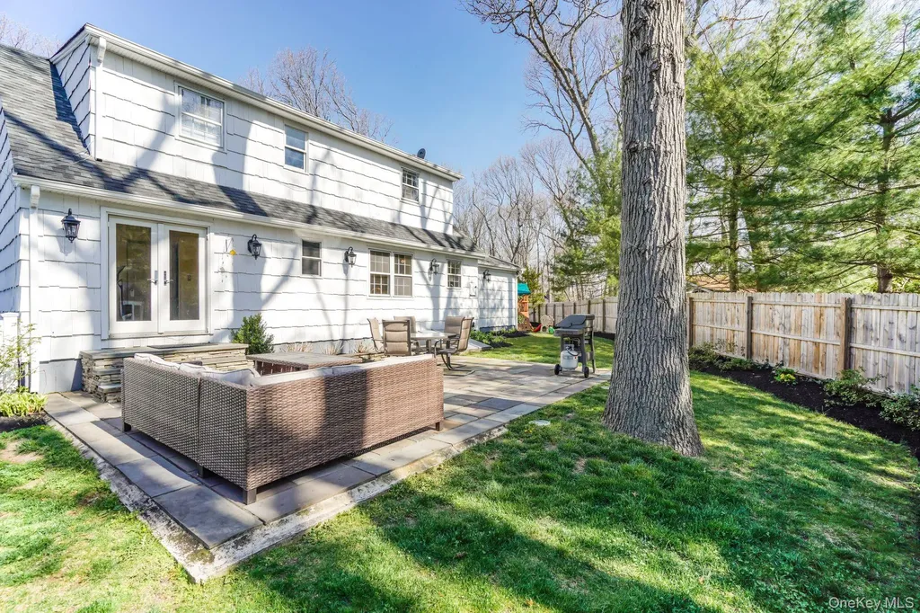 3 Triangle Drive Setauket NY 11733