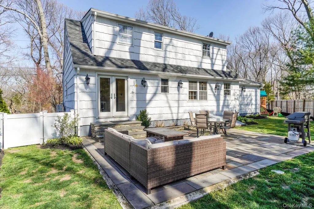 3 Triangle Drive Setauket NY 11733