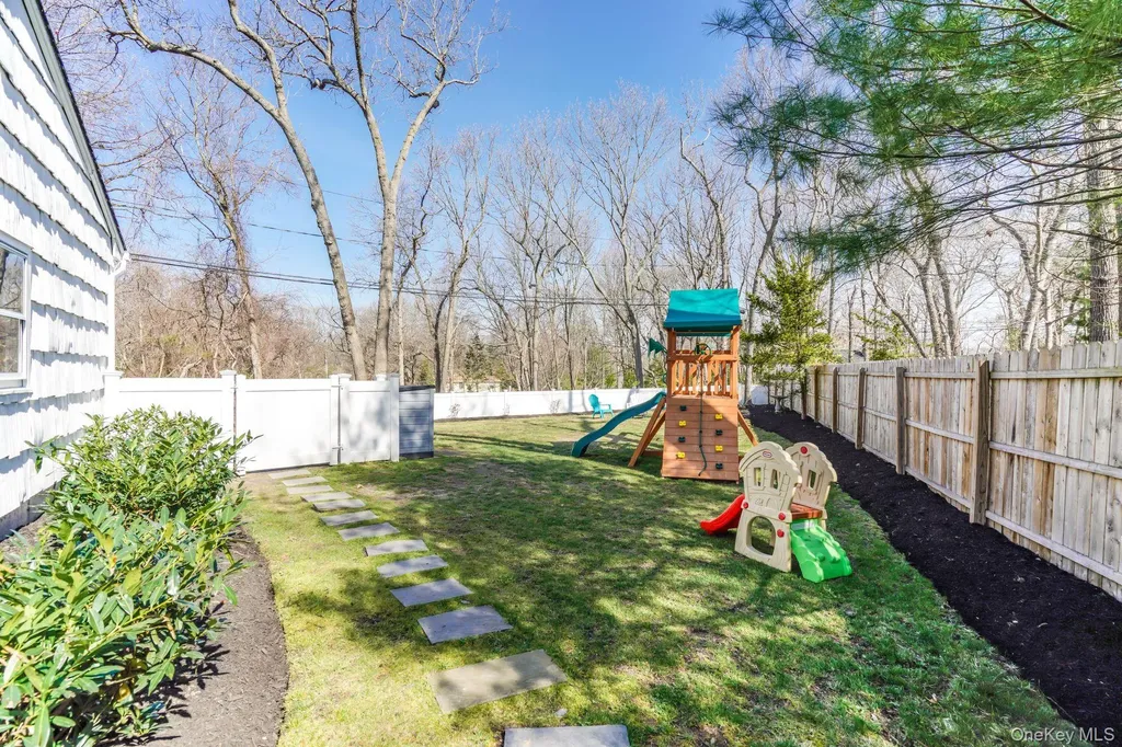 3 Triangle Drive Setauket NY 11733