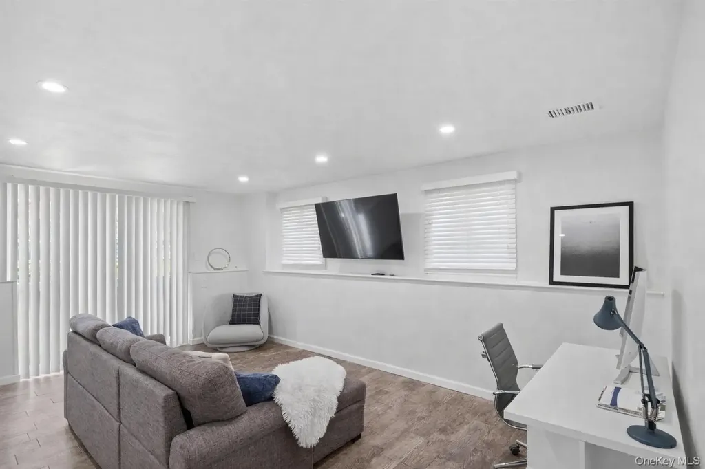 19 Fisher Road Commack NY 11725