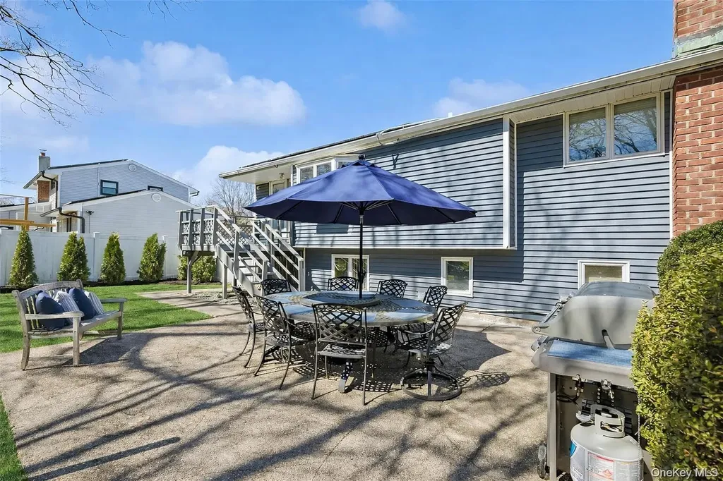 19 Fisher Road Commack NY 11725