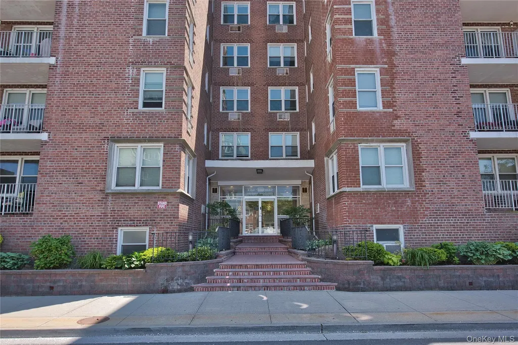 210 E Broadway Long Beach NY 11561