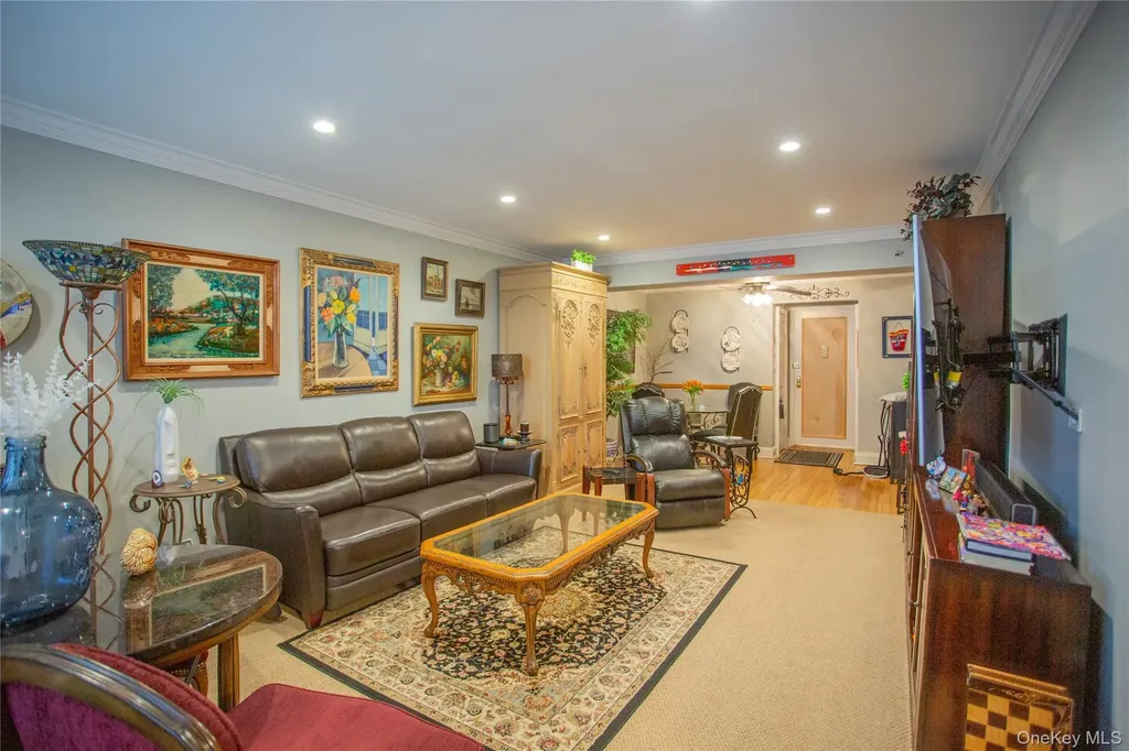 210 E Broadway Long Beach NY 11561