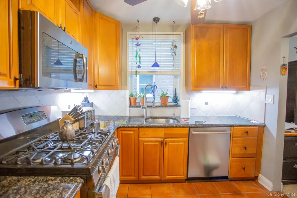210 E Broadway Long Beach NY 11561
