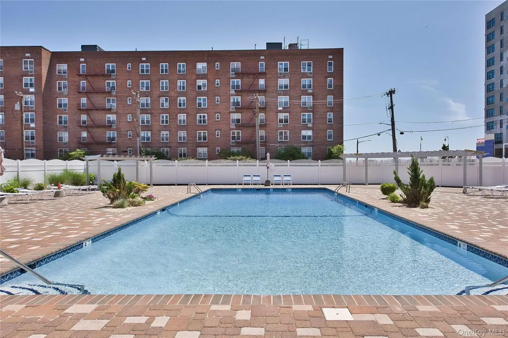 210 E Broadway Long Beach NY 11561