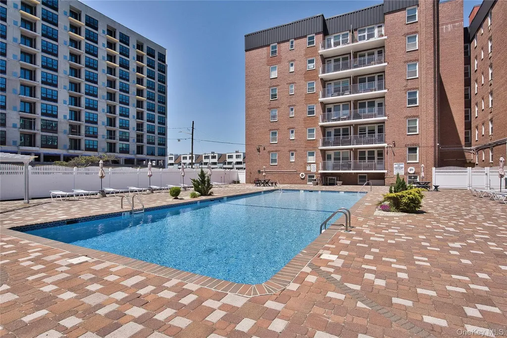 210 E Broadway Long Beach NY 11561