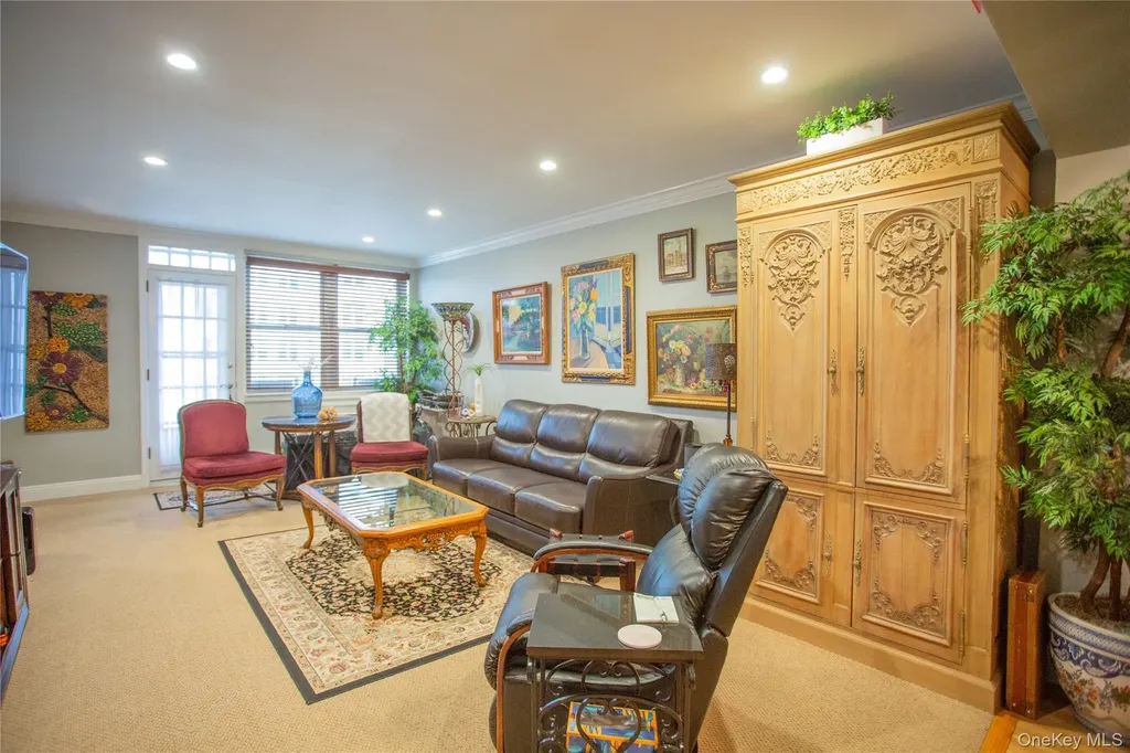 210 E Broadway Long Beach NY 11561