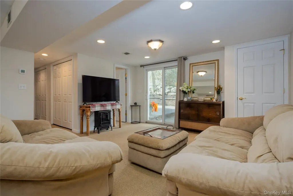 2 Emily Lane Stony Point NY 10980