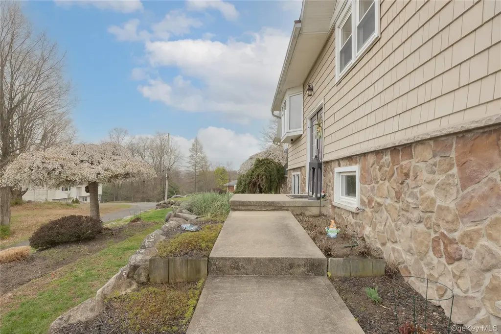 2 Emily Lane Stony Point NY 10980