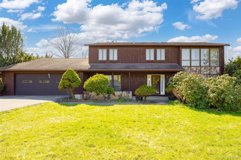 32 Sherwood Heights Wappingers Falls NY 12590