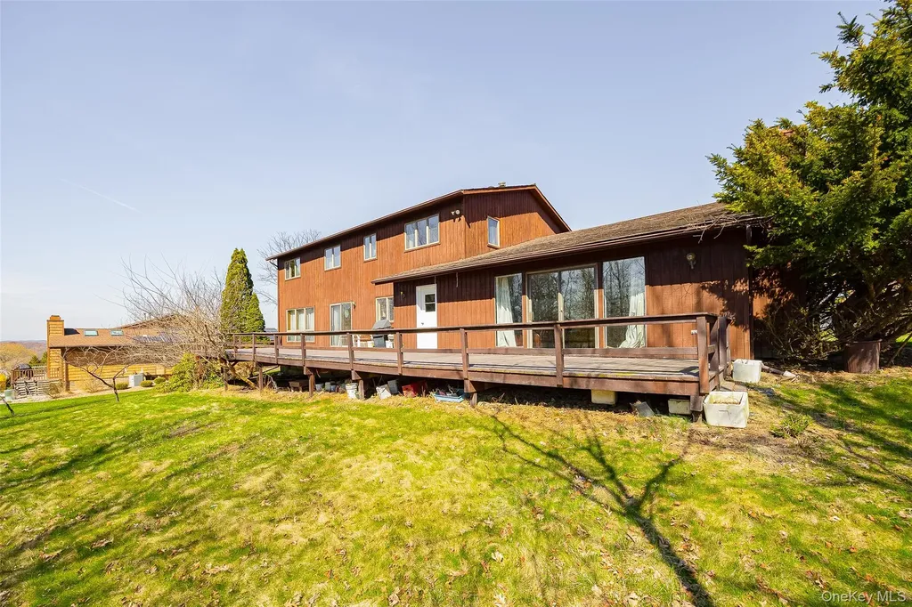 32 Sherwood Heights Wappingers Falls NY 12590