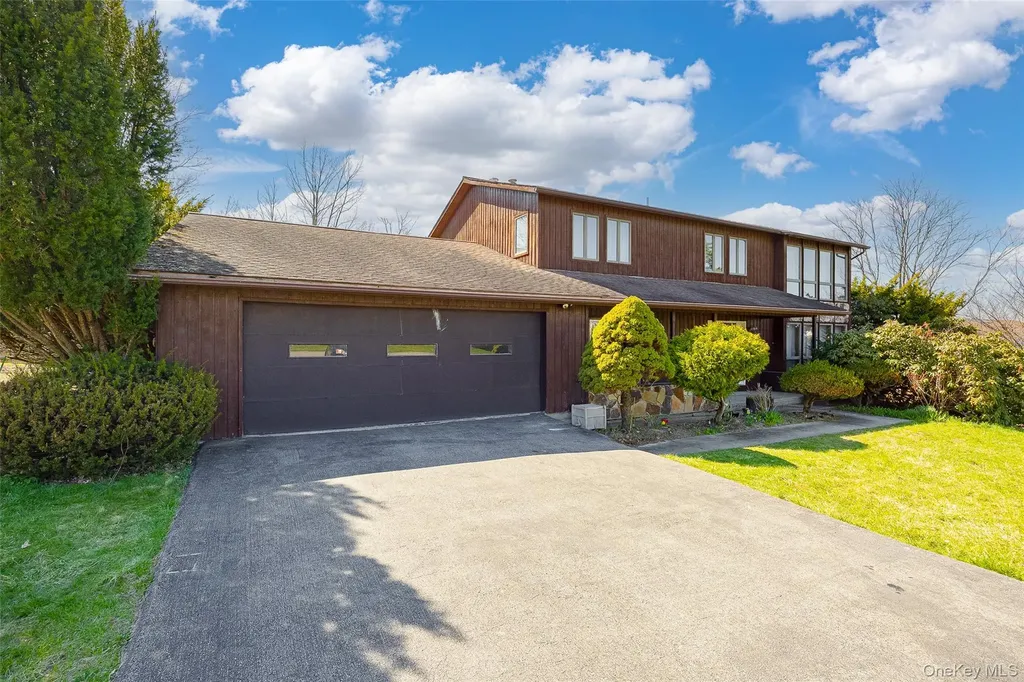 32 Sherwood Heights Wappingers Falls NY 12590