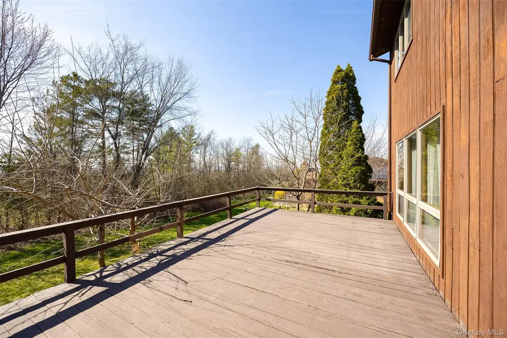 32 Sherwood Heights Wappingers Falls NY 12590