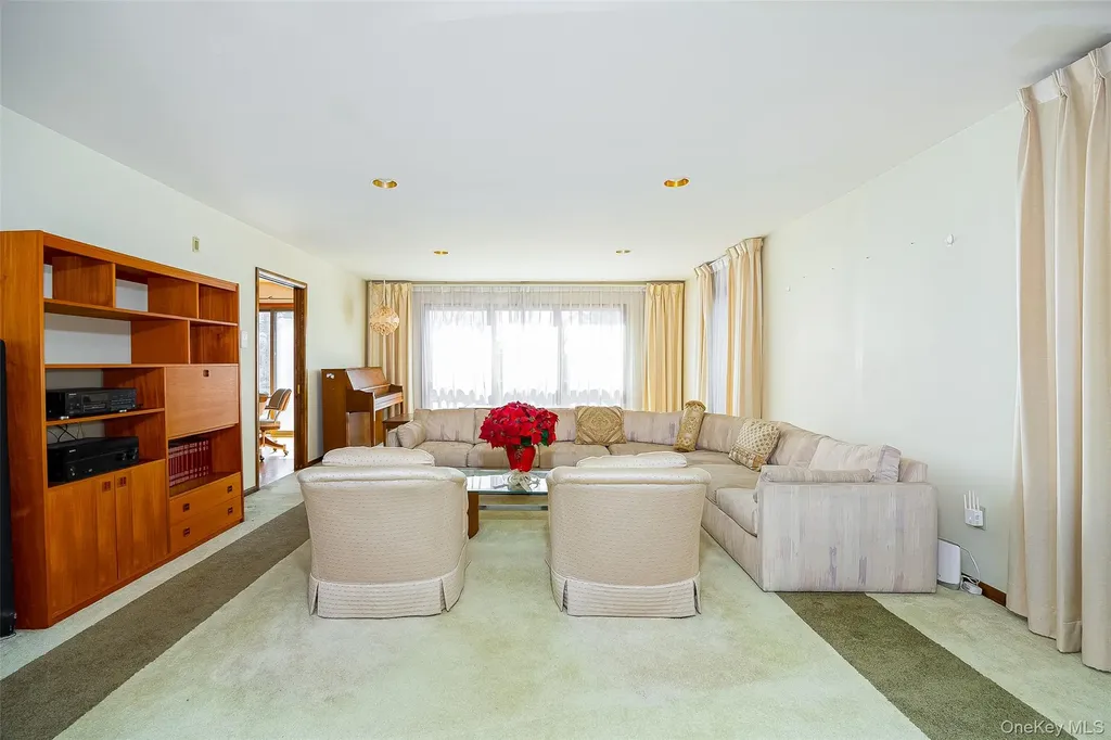 32 Sherwood Heights Wappingers Falls NY 12590