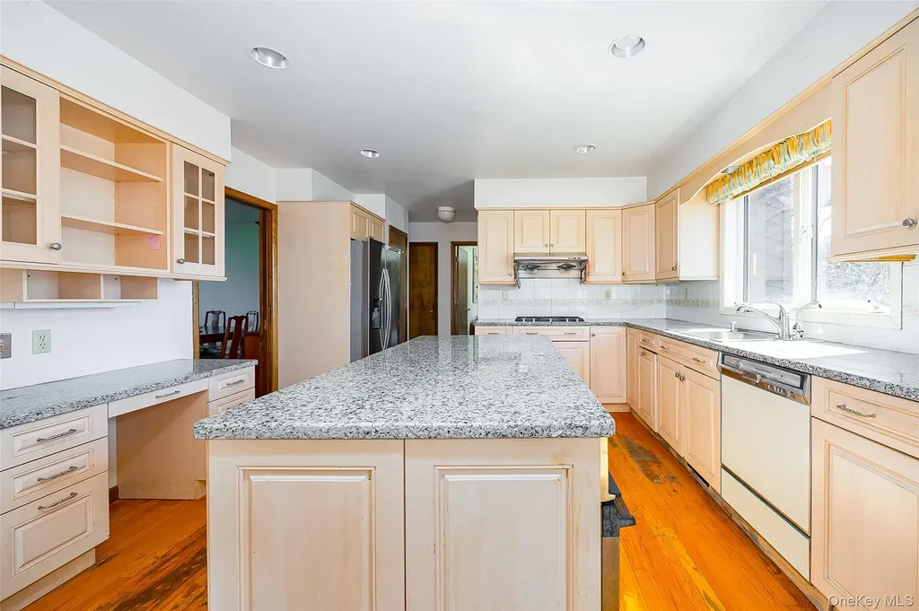 32 Sherwood Heights Wappingers Falls NY 12590