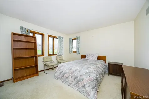 32 Sherwood Heights Wappingers Falls NY 12590