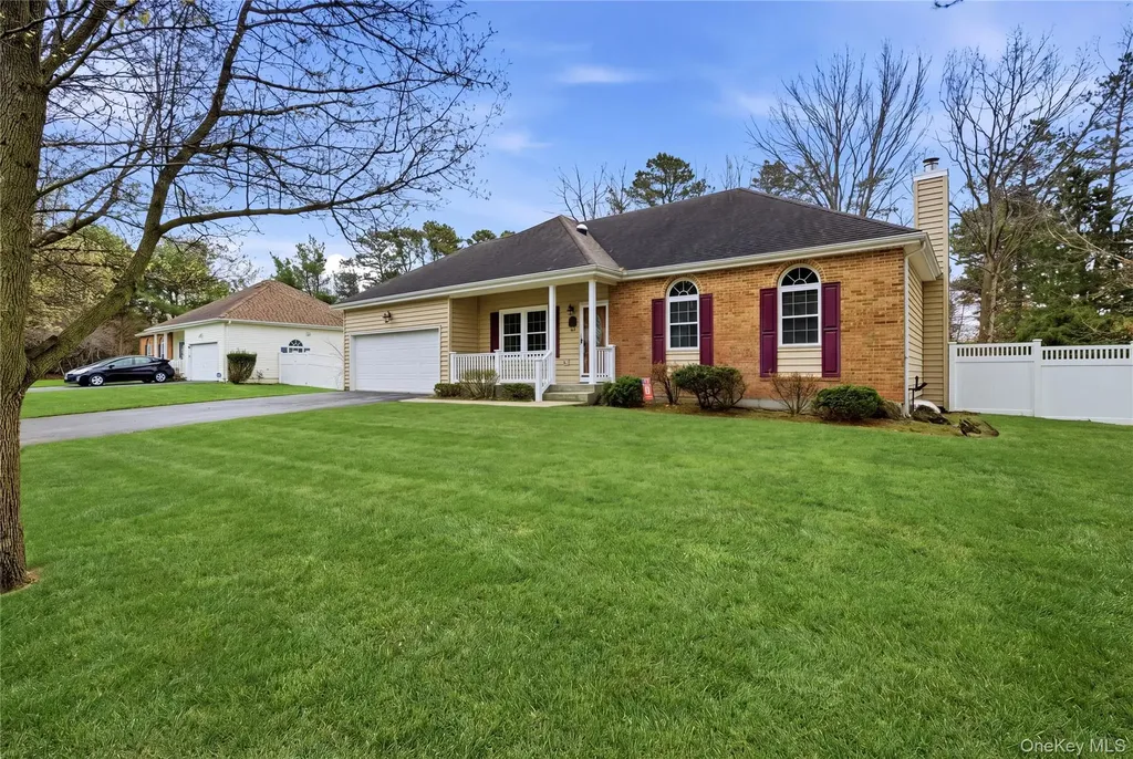 33 Timber Ridge Drive Coram NY 11727
