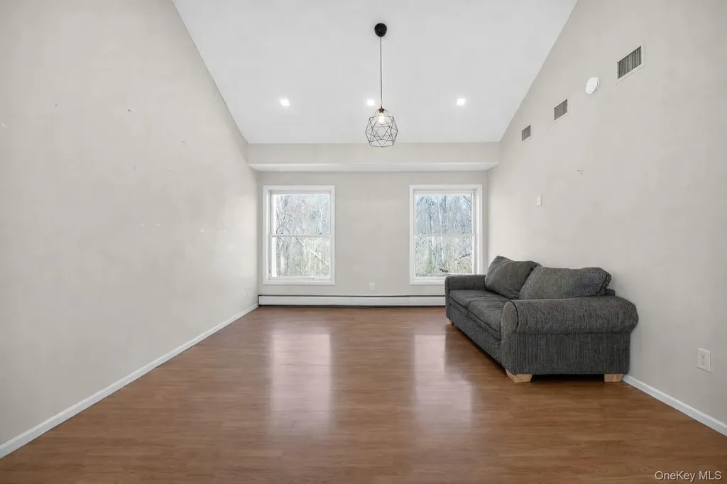 12 Aron Court Spring Valley NY 10977