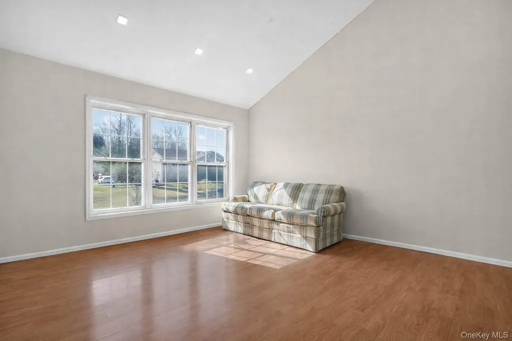 12 Aron Court Spring Valley NY 10977