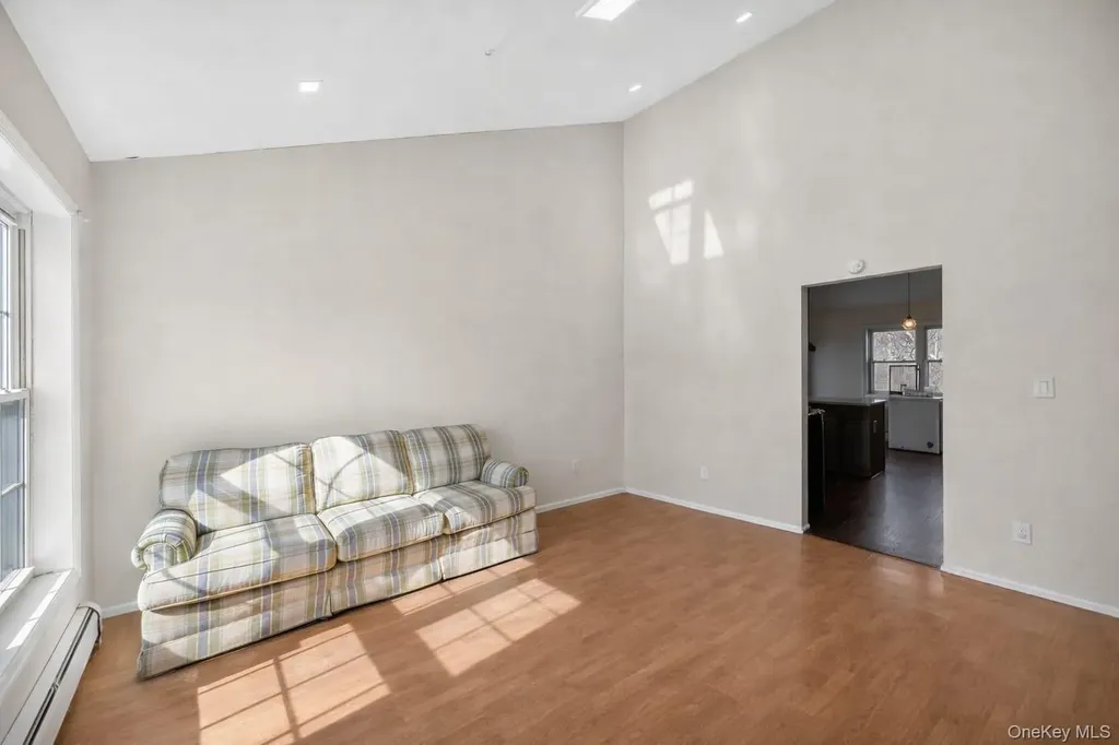 12 Aron Court Spring Valley NY 10977