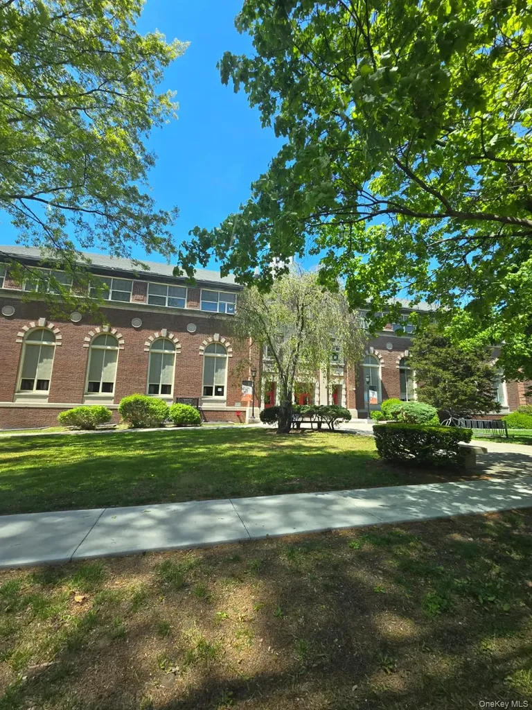 4 Martine Avenue White Plains NY 10606