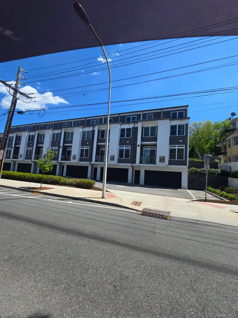 4 Martine Avenue White Plains NY 10606