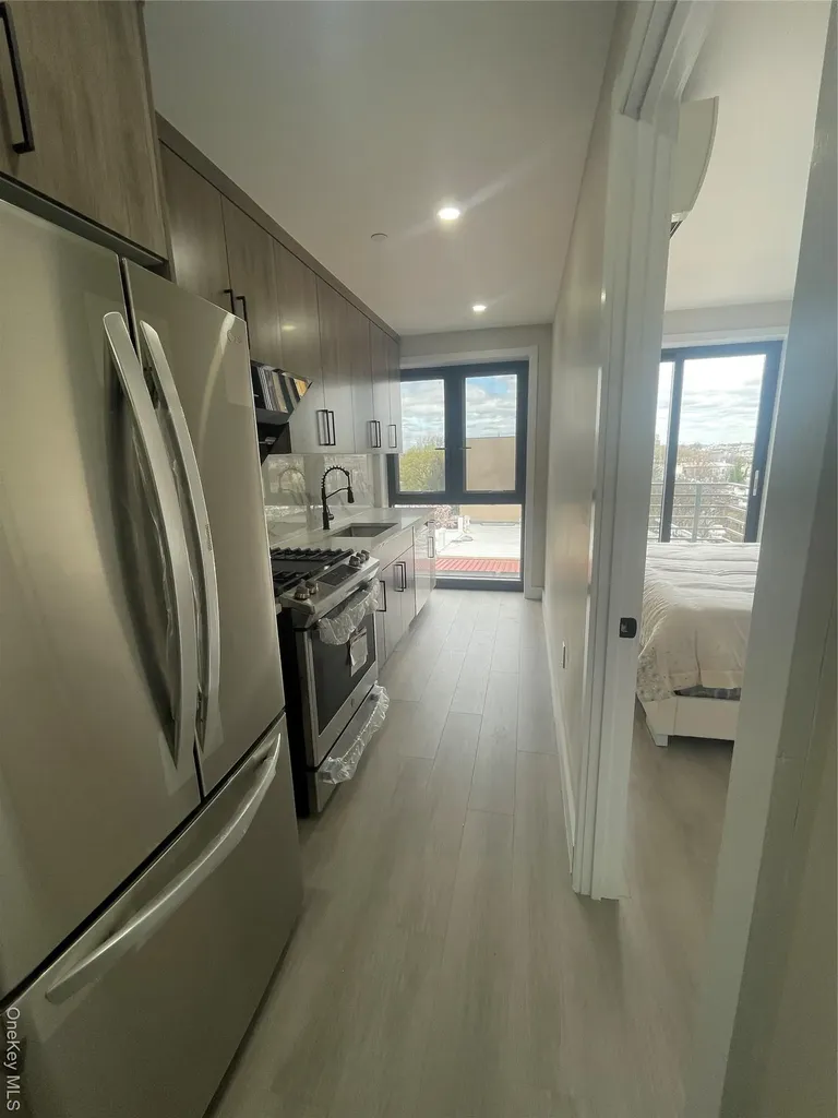 1546 Broadway Brooklyn NY 11221