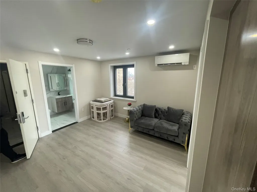 1546 Broadway Brooklyn NY 11221