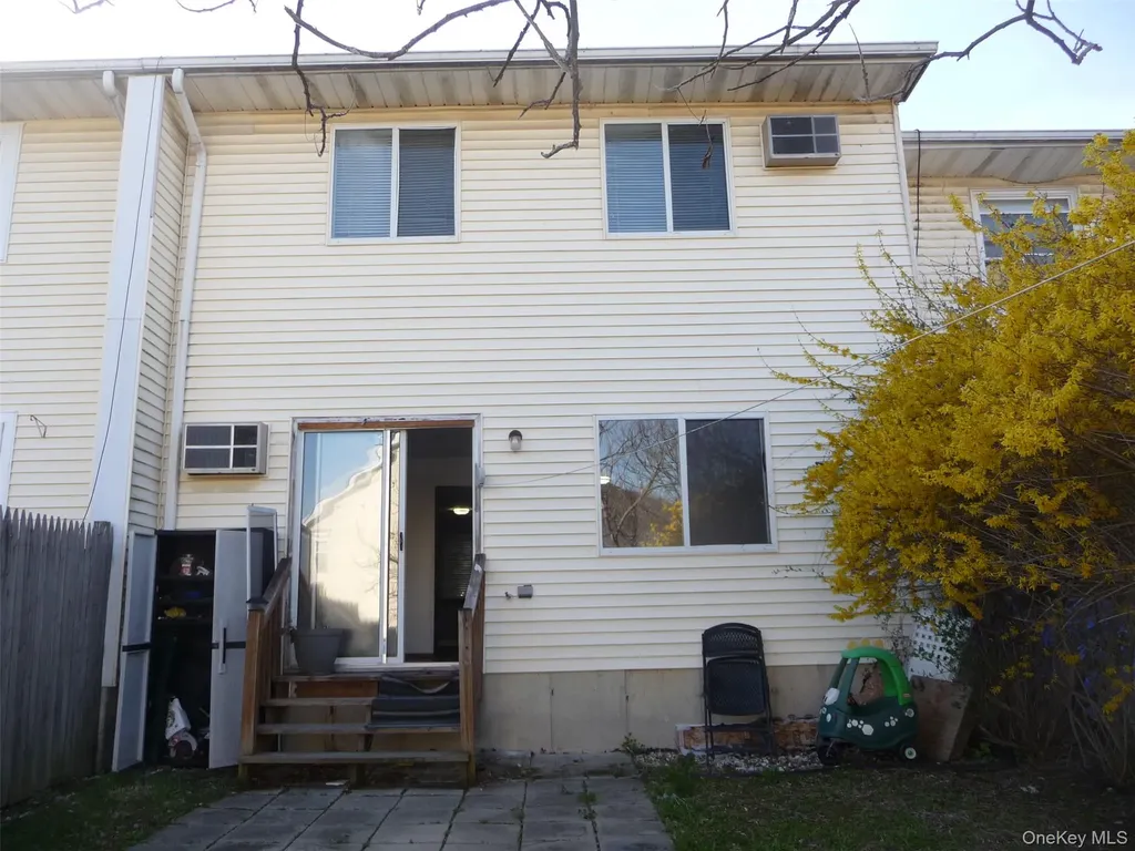 39 Cedar Court Middletown NY 10940