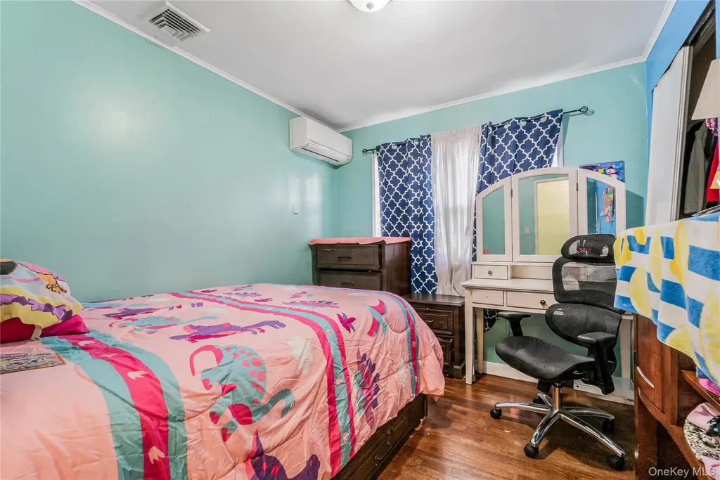 68 Riverdale Road Valley Stream NY 11581