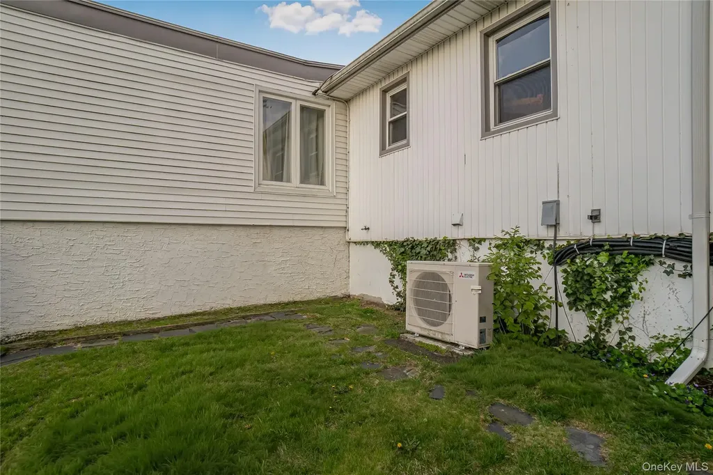 68 Riverdale Road Valley Stream NY 11581