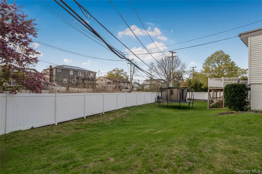 68 Riverdale Road Valley Stream NY 11581