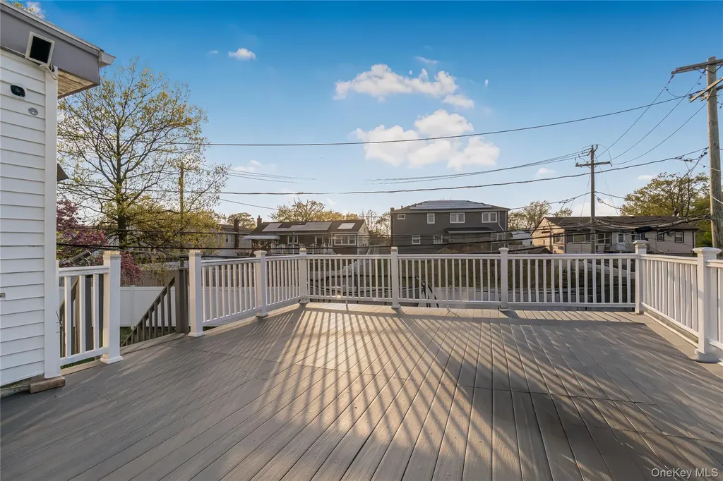68 Riverdale Road Valley Stream NY 11581