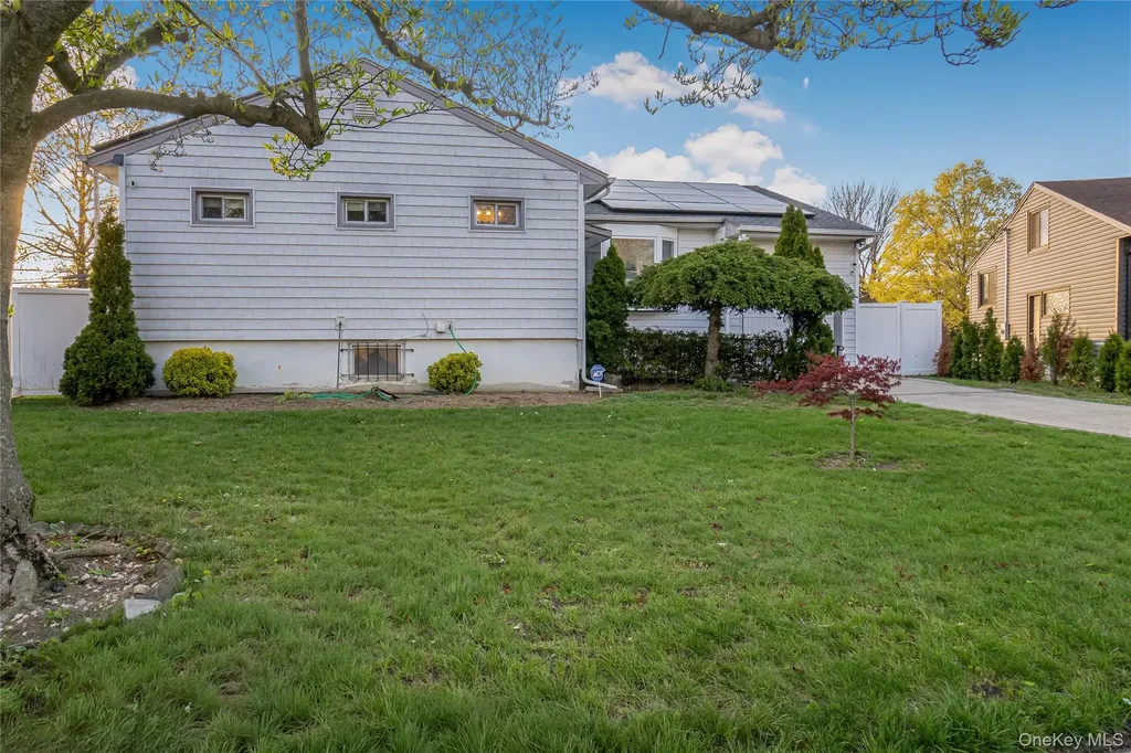 68 Riverdale Road Valley Stream NY 11581