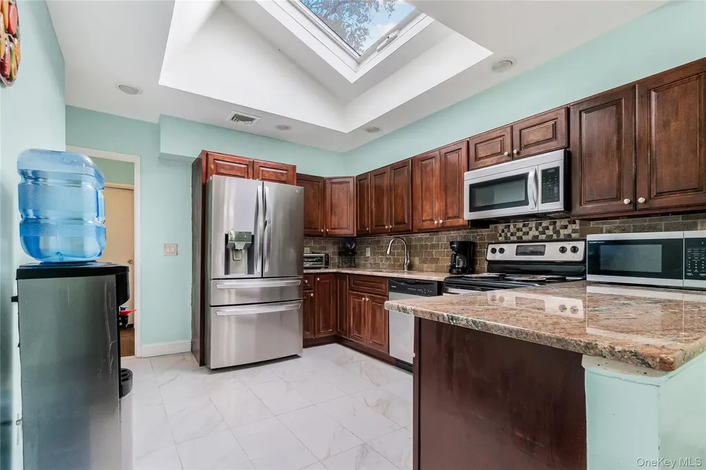 68 Riverdale Road Valley Stream NY 11581
