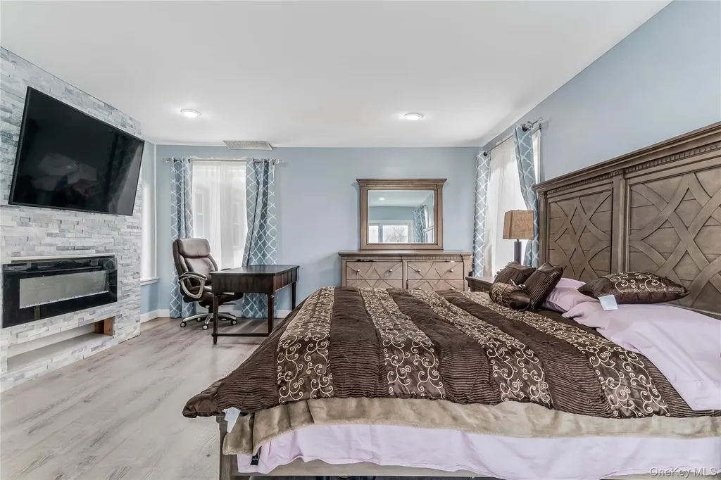 68 Riverdale Road Valley Stream NY 11581
