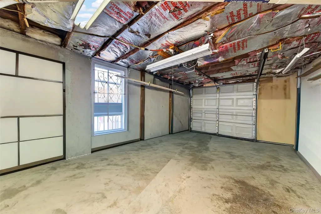 266 Neptune Avenue West Babylon NY 11704