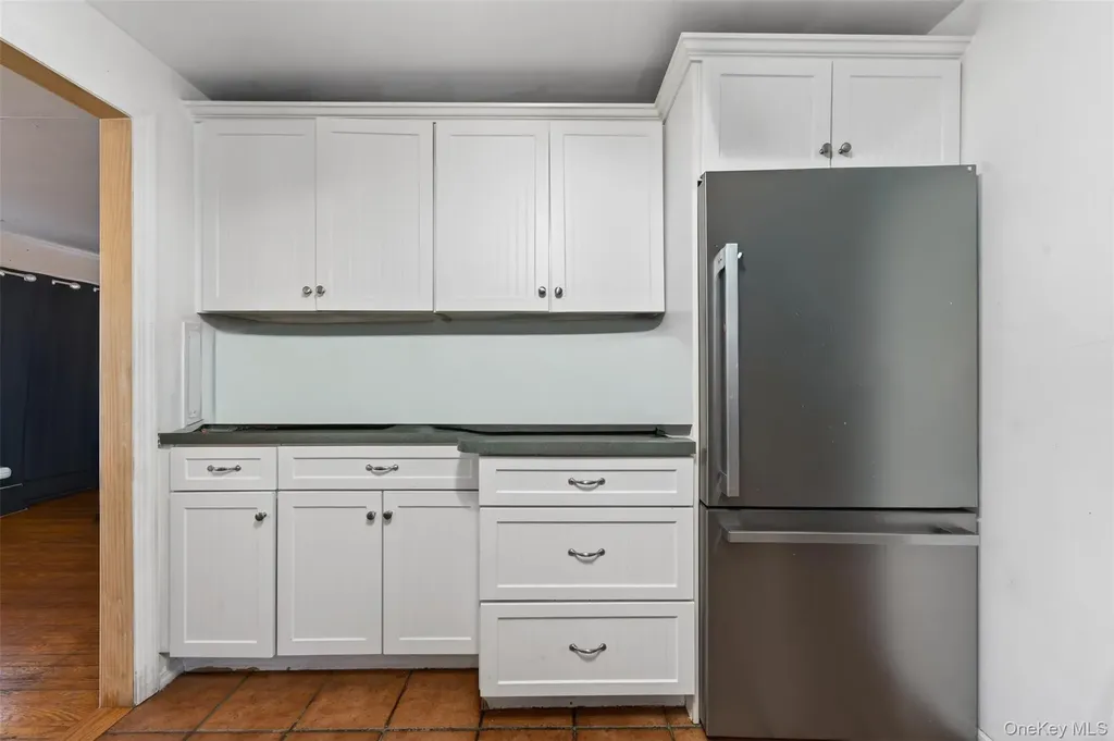 266 Neptune Avenue West Babylon NY 11704