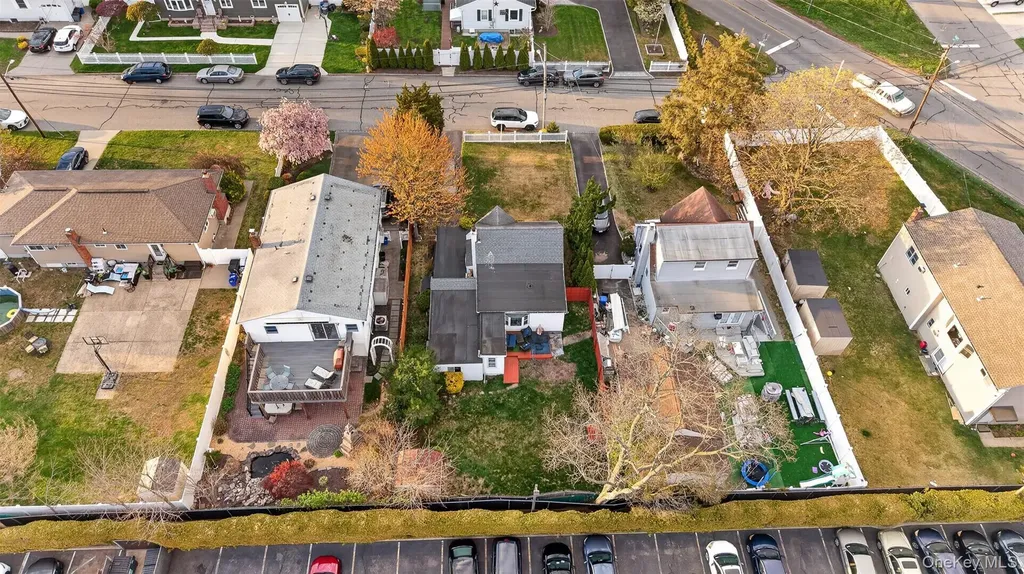 266 Neptune Avenue West Babylon NY 11704
